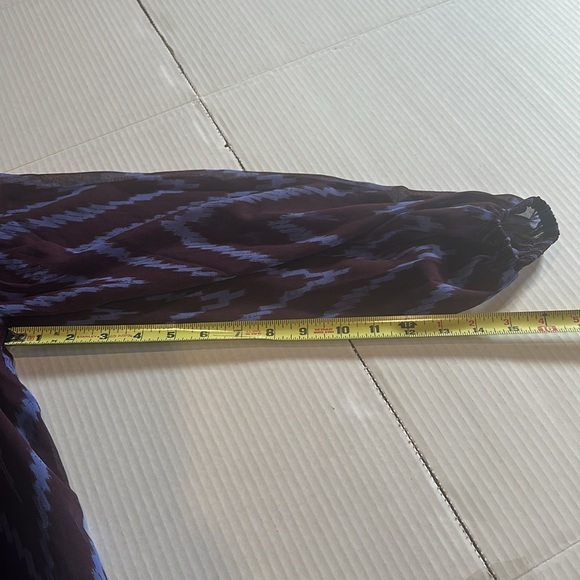 NWT Ann Taylor petite Stylish Purple & blueish Zigzag Women's Top elbow length - Picture 4 of 11